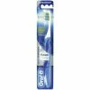 Oral B Zahnbürste Pro-Expert Pulsar Mittel